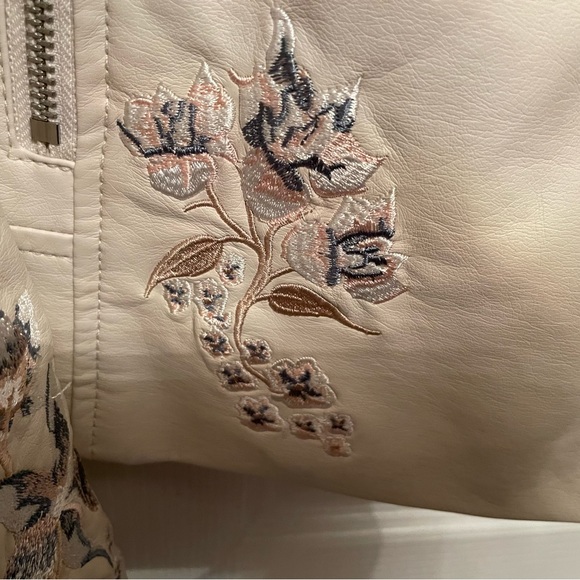 ✨HOST PICK✨Cleo medium floral jacket size medium vintage (with some discolour) - Picture 9 of 15